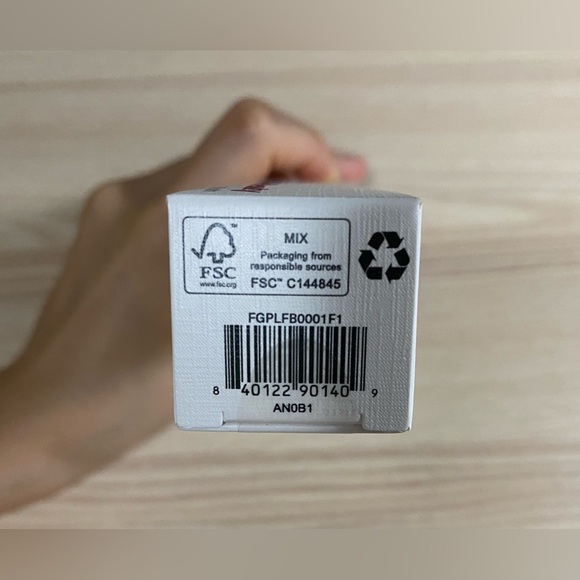 Rare Beauty Liquid Touch Foundation Brush-⭐️NEW⭐️ - Picture 5 of 8